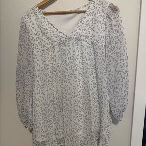 Elegant White Leopard Print Women's Top